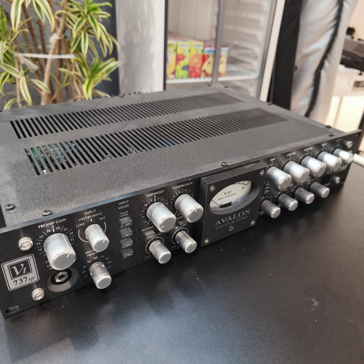 VT-737 SP BLACK