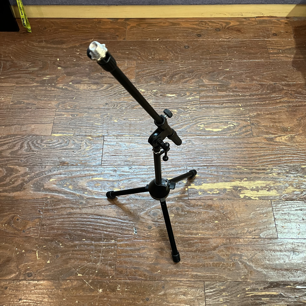 MIC STAND