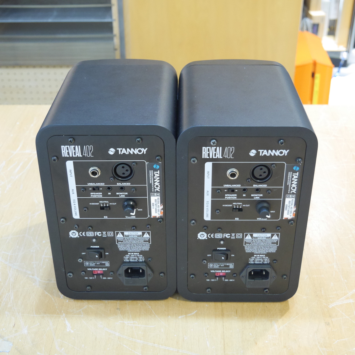 Reveal 402 (pair)