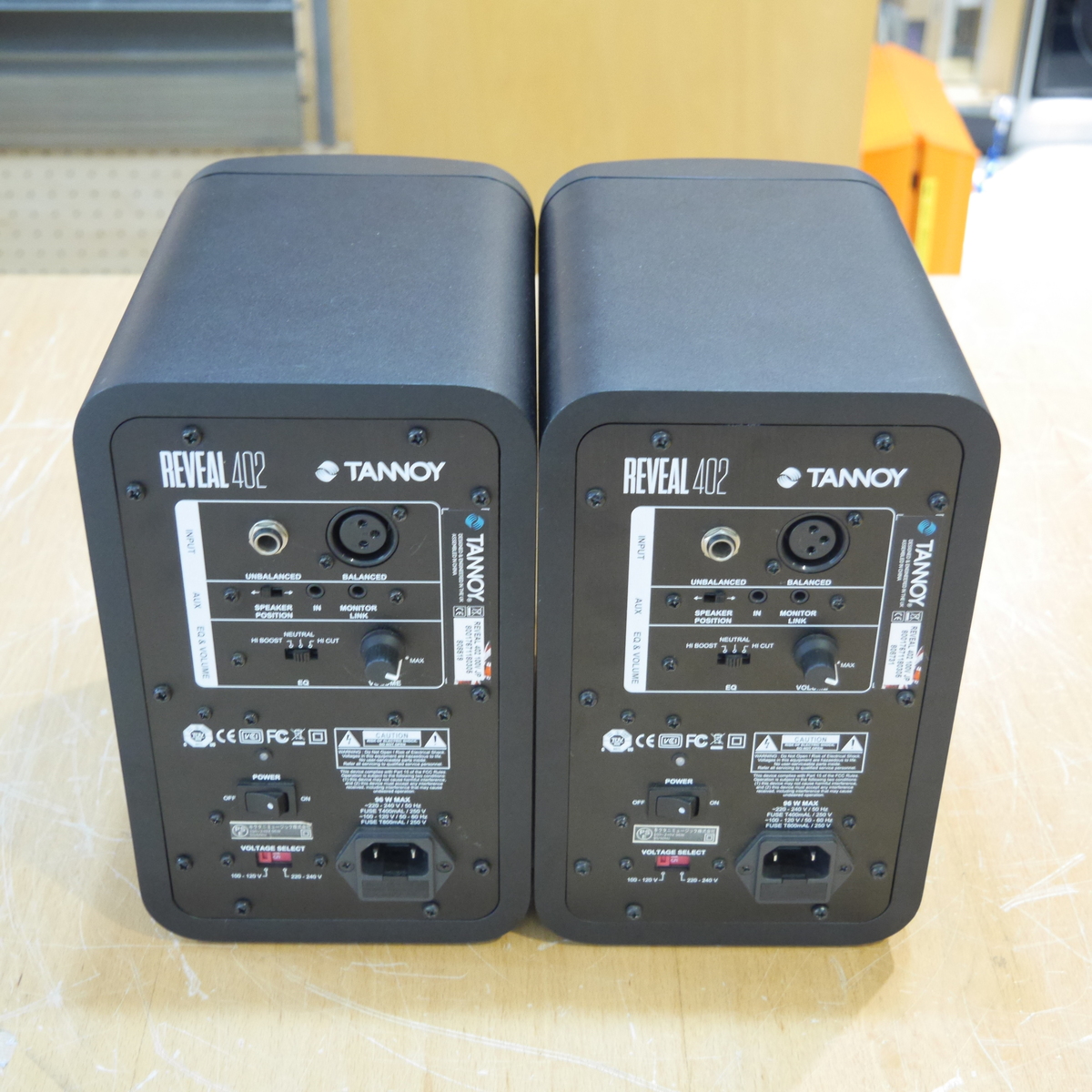 Reveal 402 (pair)