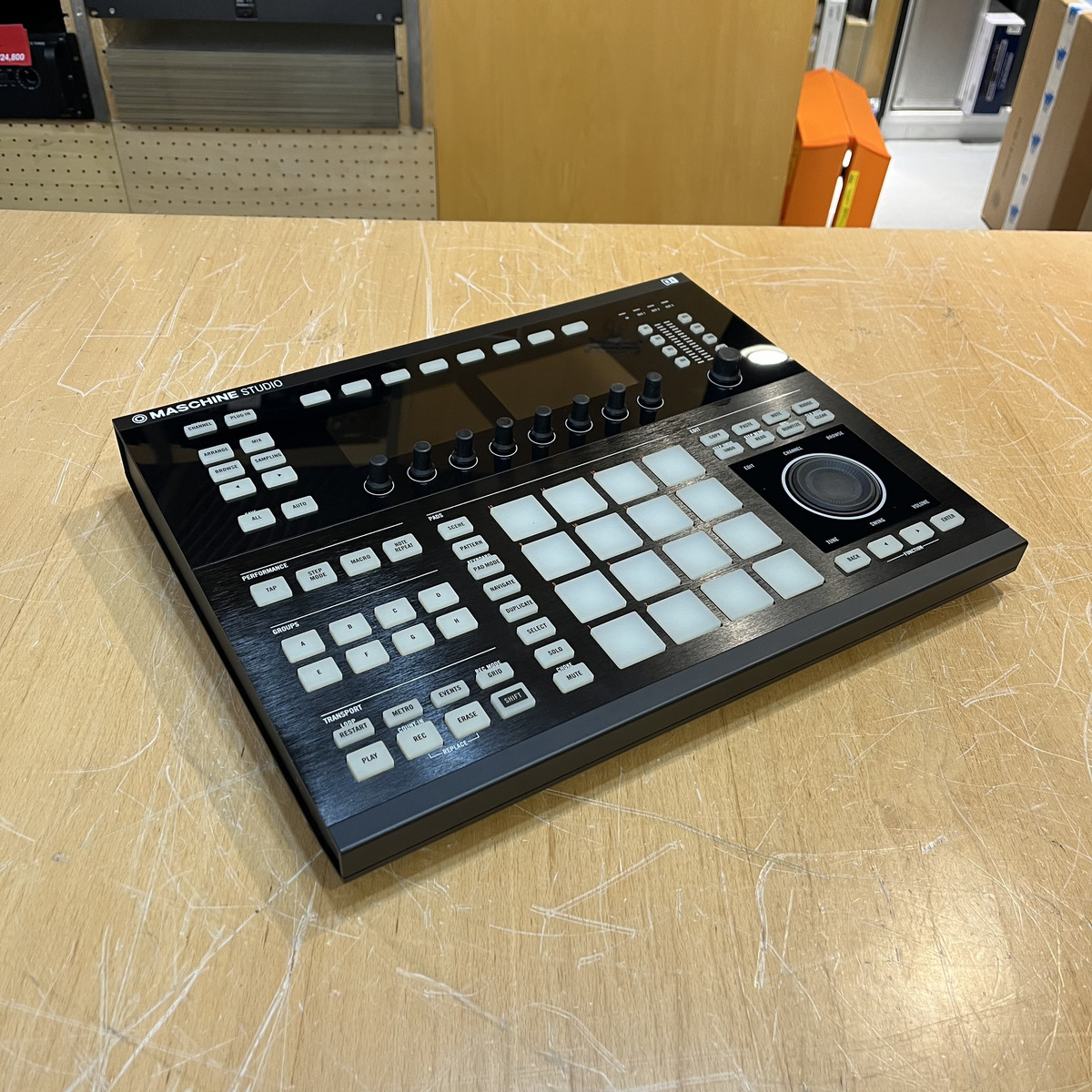 MASCHINE STUDIO (black)