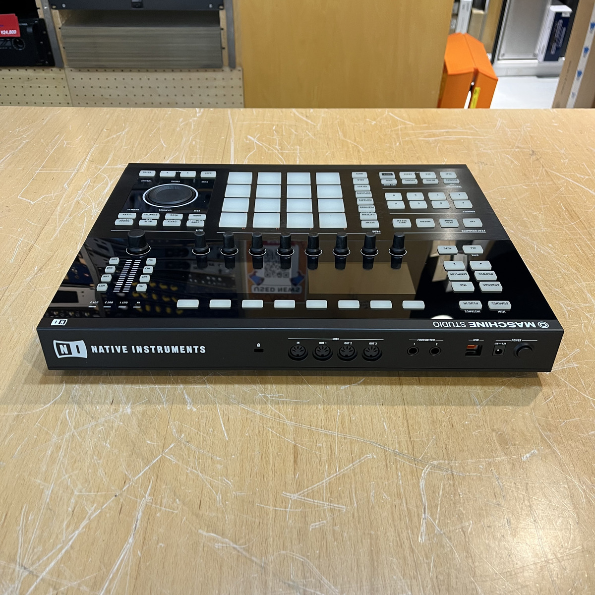 MASCHINE STUDIO (black)