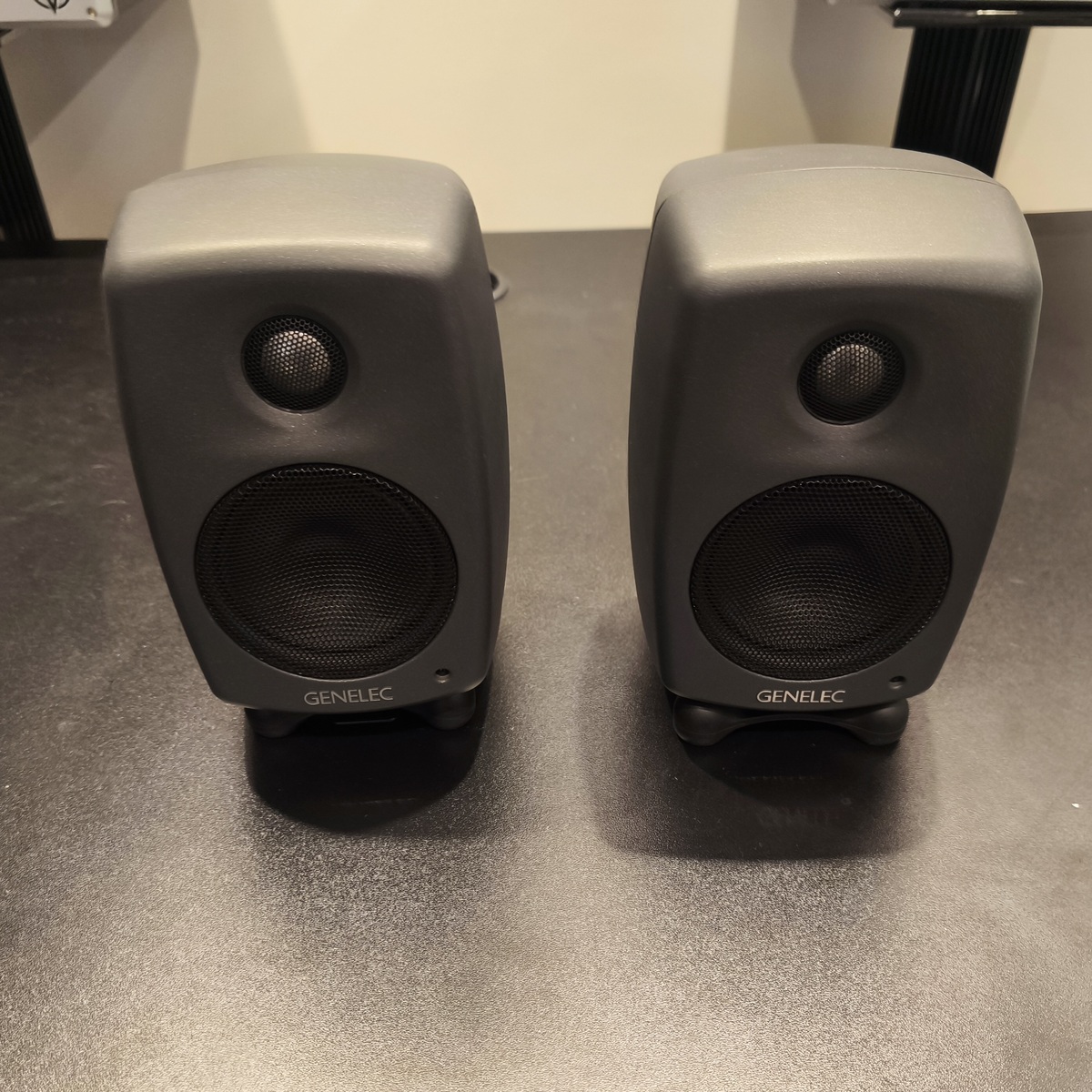 8010APM(1pair)