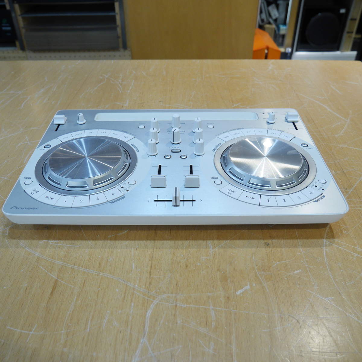 DDJ-WEGO3 white