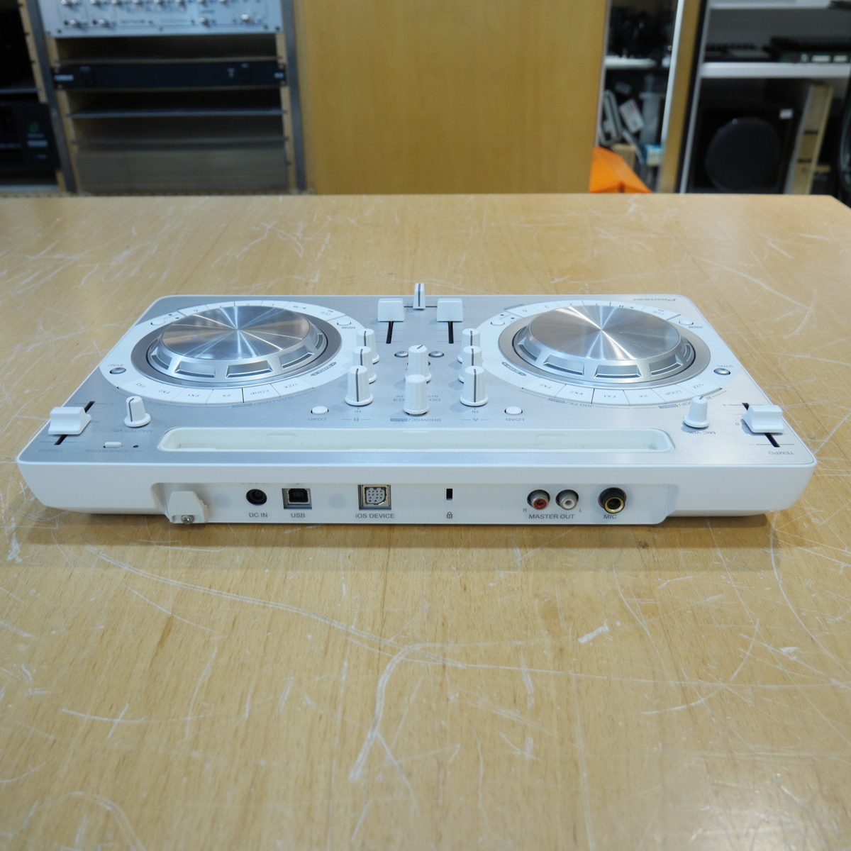 DDJ-WEGO3 white