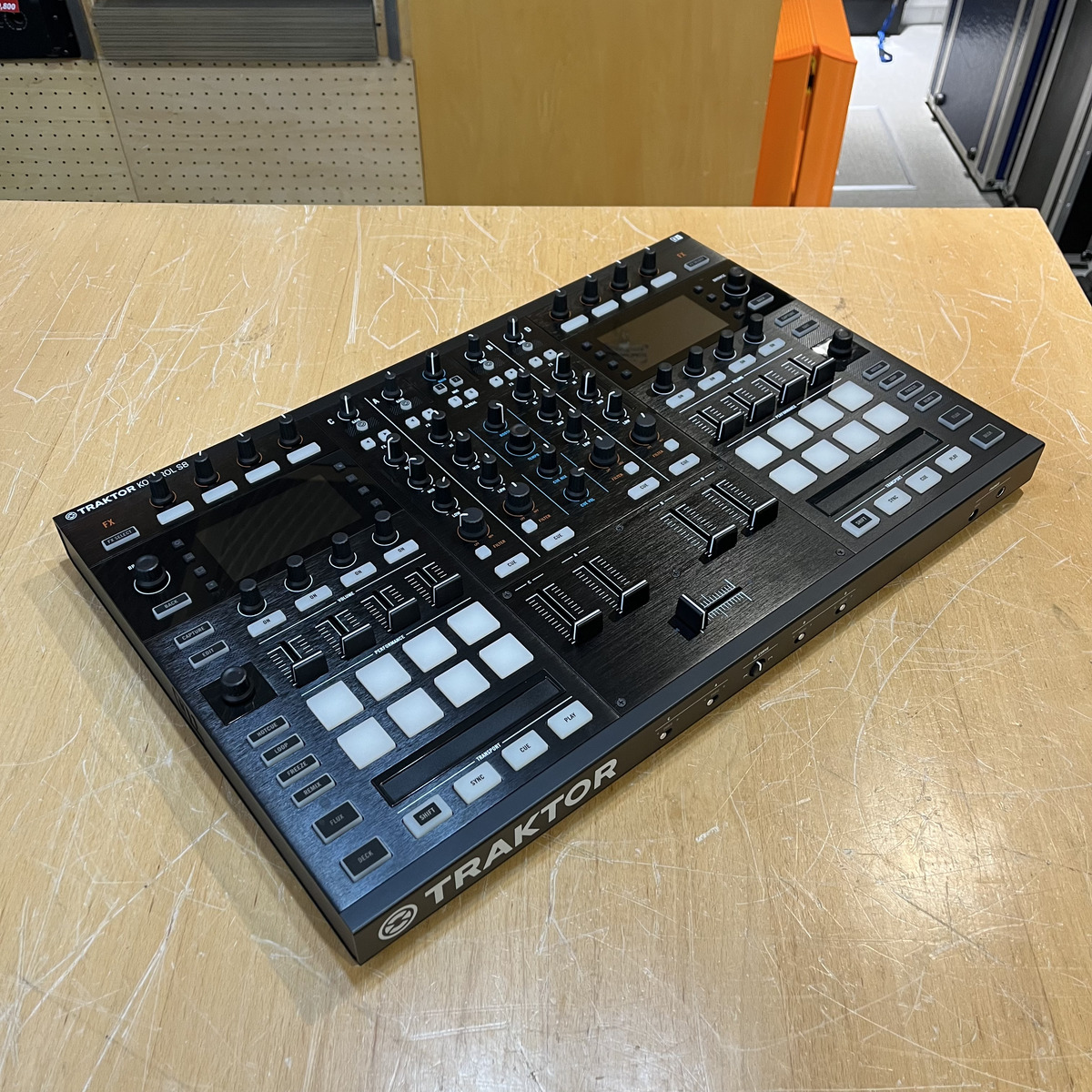 TRAKTOR KONTROL S8
