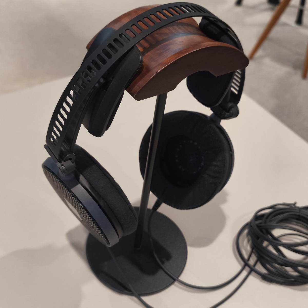 ATH-R70x
