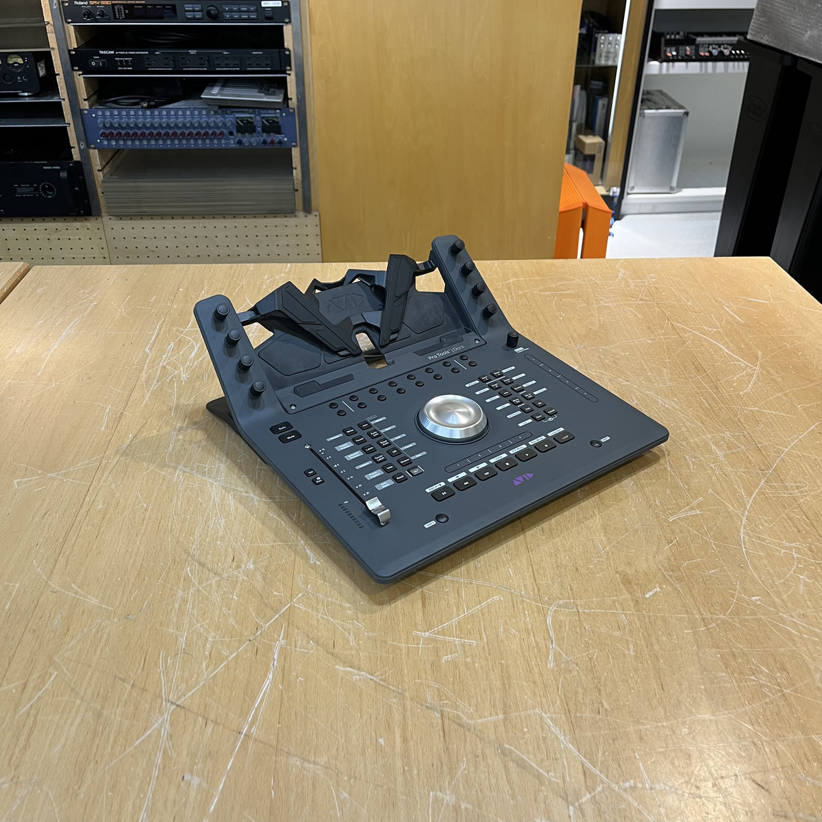 Avid Dock