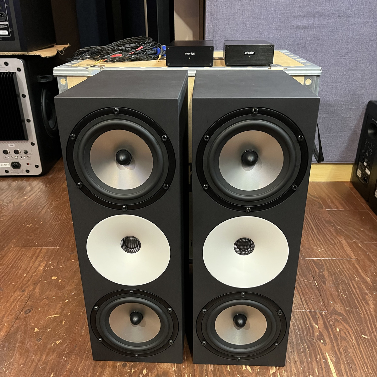 Two18 （Pair） + Amp100 mono （Pair） + Speaker cable