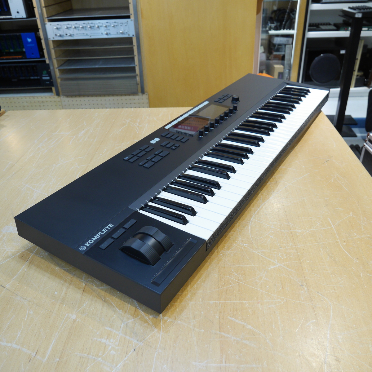 KOMPLETE KONTROL S61 MK2