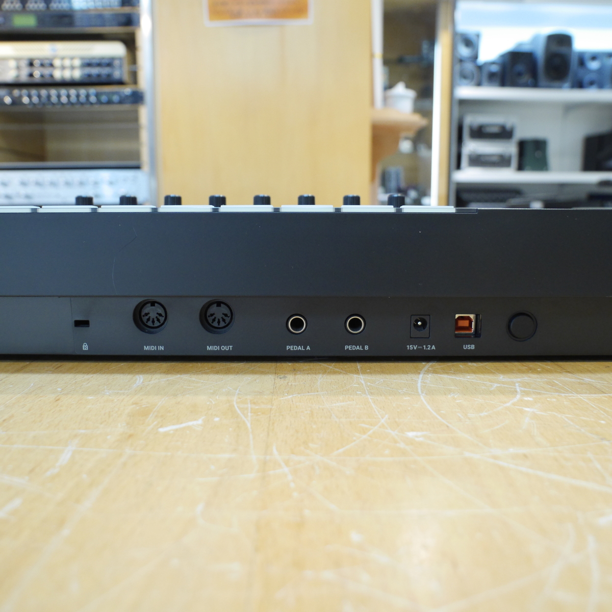 KOMPLETE KONTROL S61 MK2