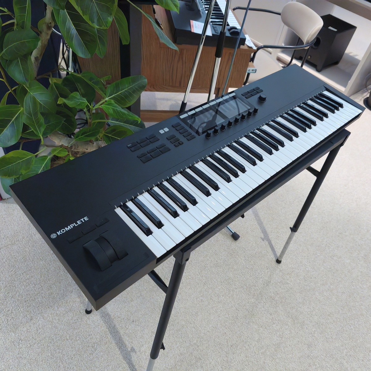 KOMPLETE KONTROL S61 MK2