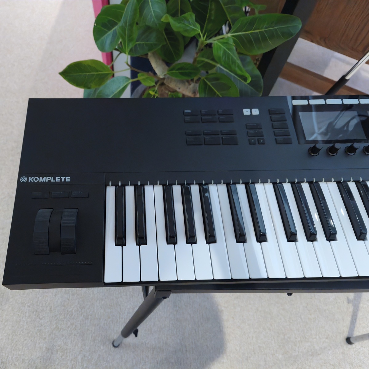 KOMPLETE KONTROL S61 MK2