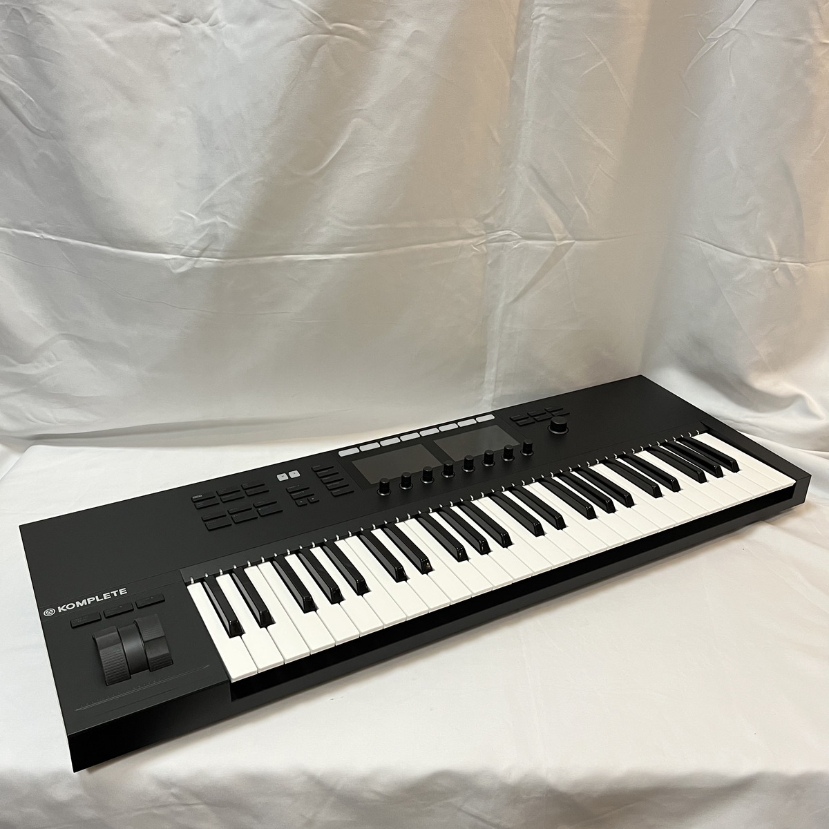 KOMPLETE KONTROL S49 MK2