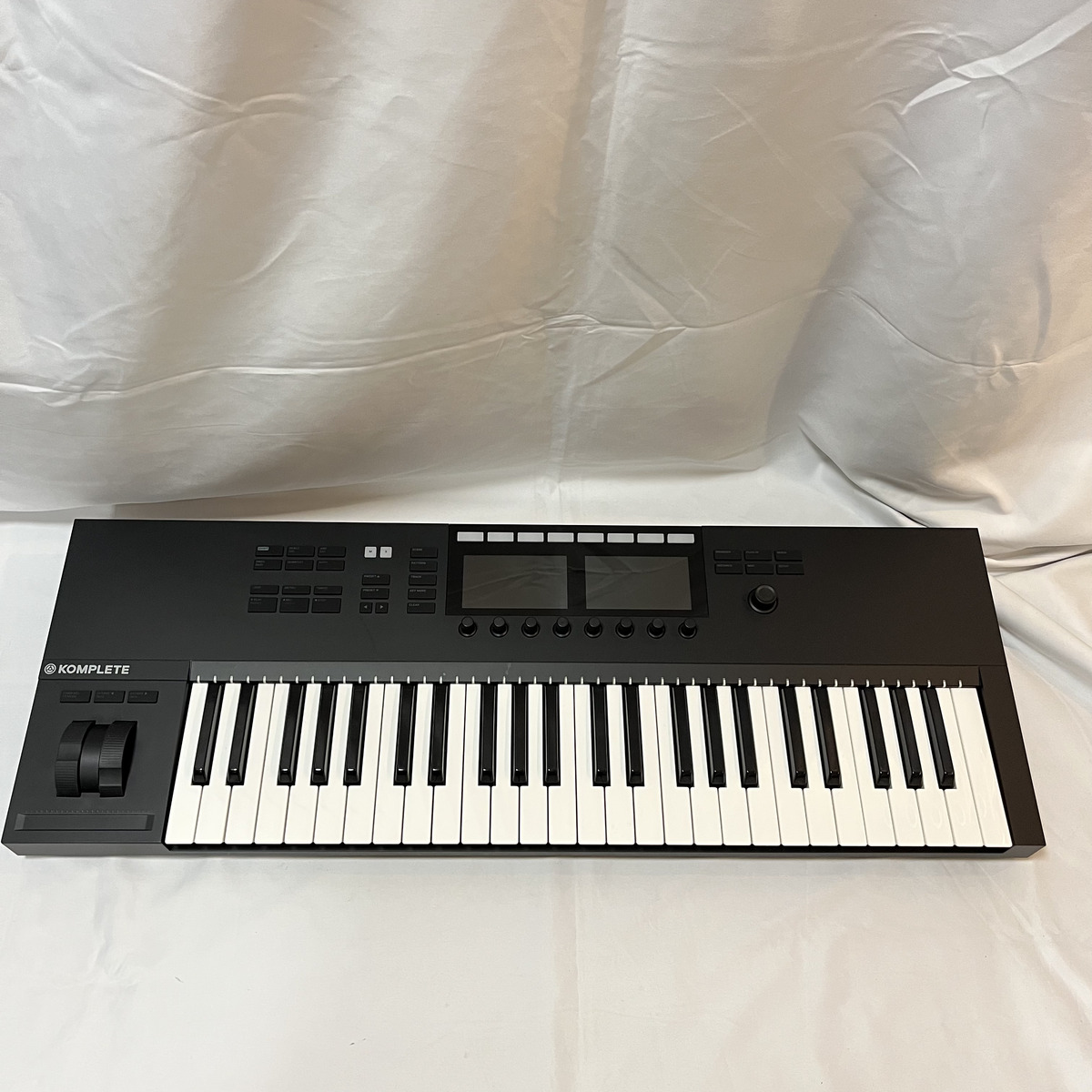 KOMPLETE KONTROL S49 MK2