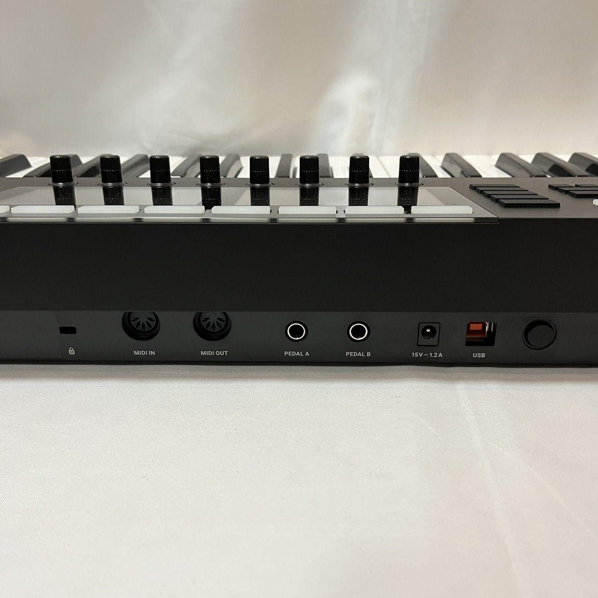 KOMPLETE KONTROL S49 MK2