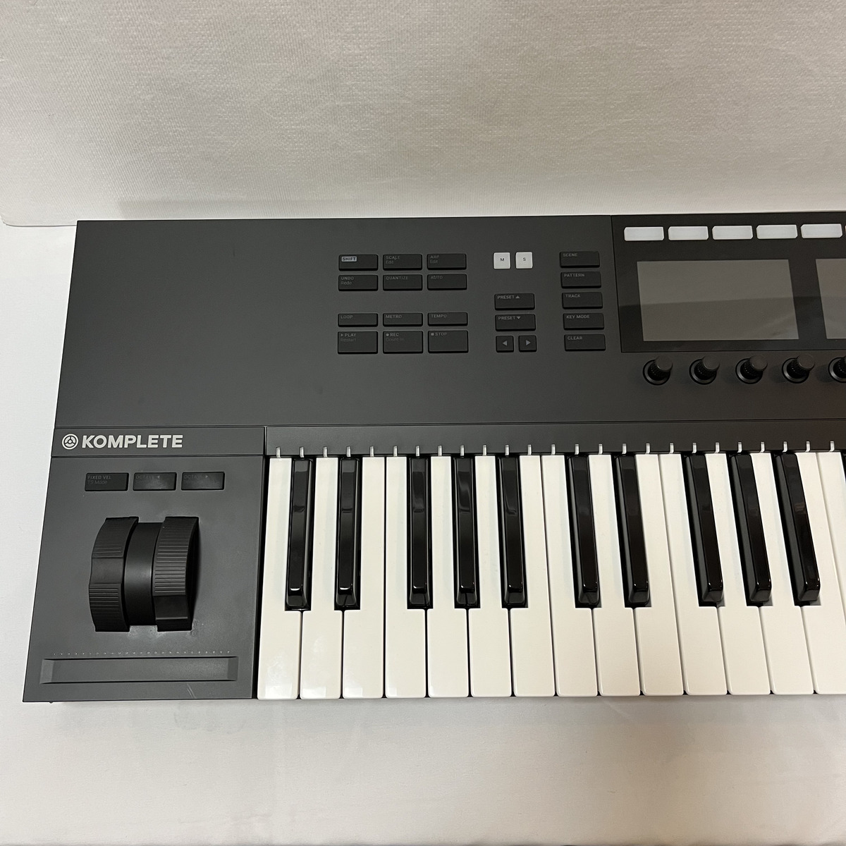 KOMPLETE KONTROL S49 MK2