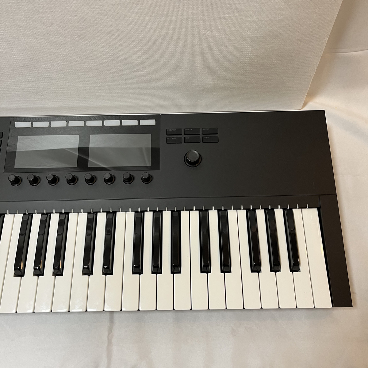KOMPLETE KONTROL S49 MK2