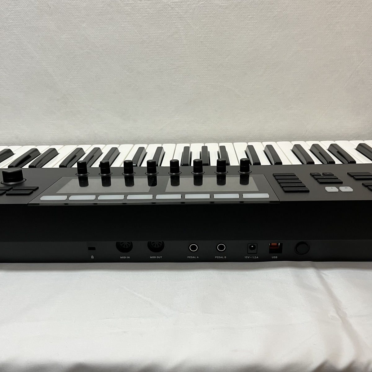 KOMPLETE KONTROL S49 MK2