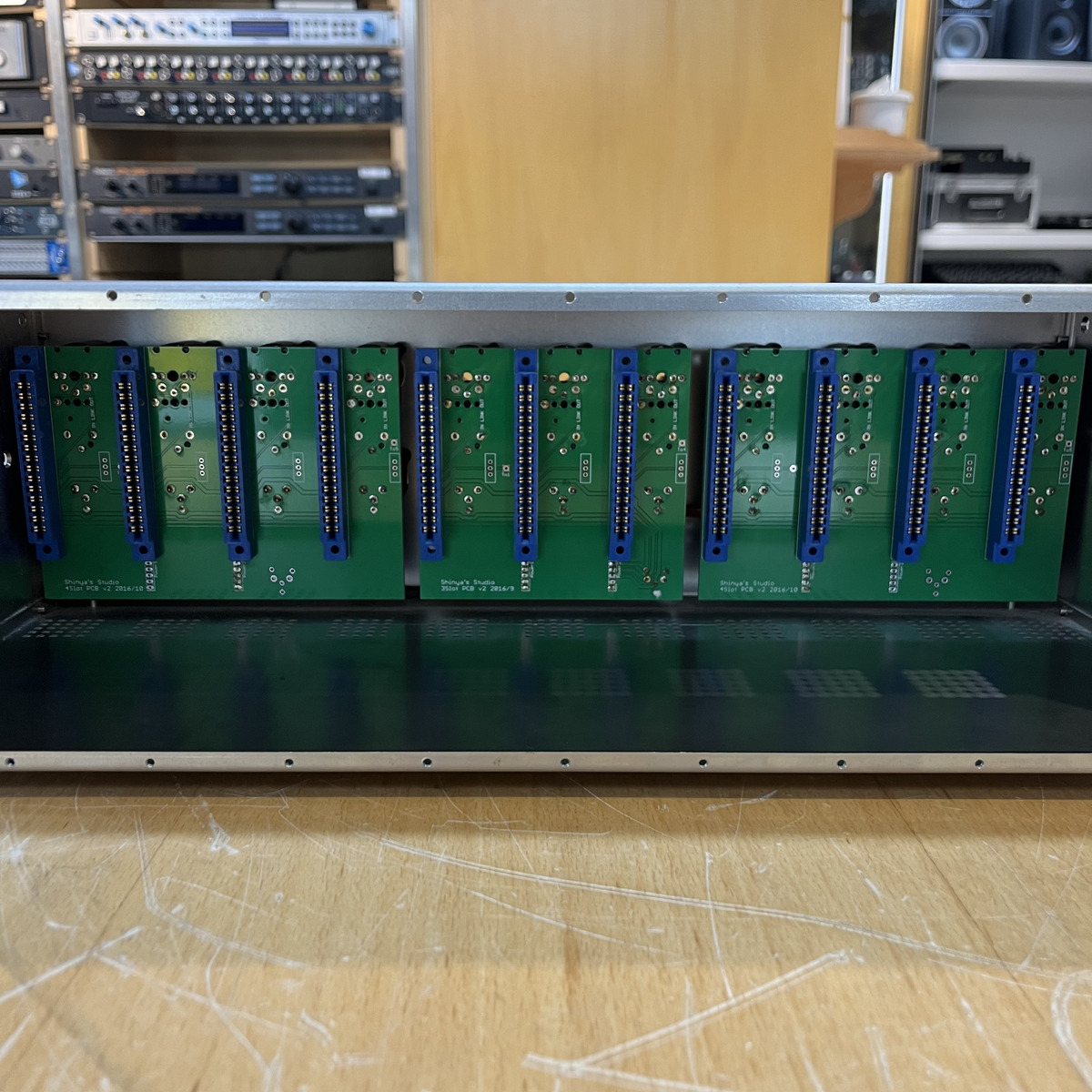Lunch Box 11Slot+PSU