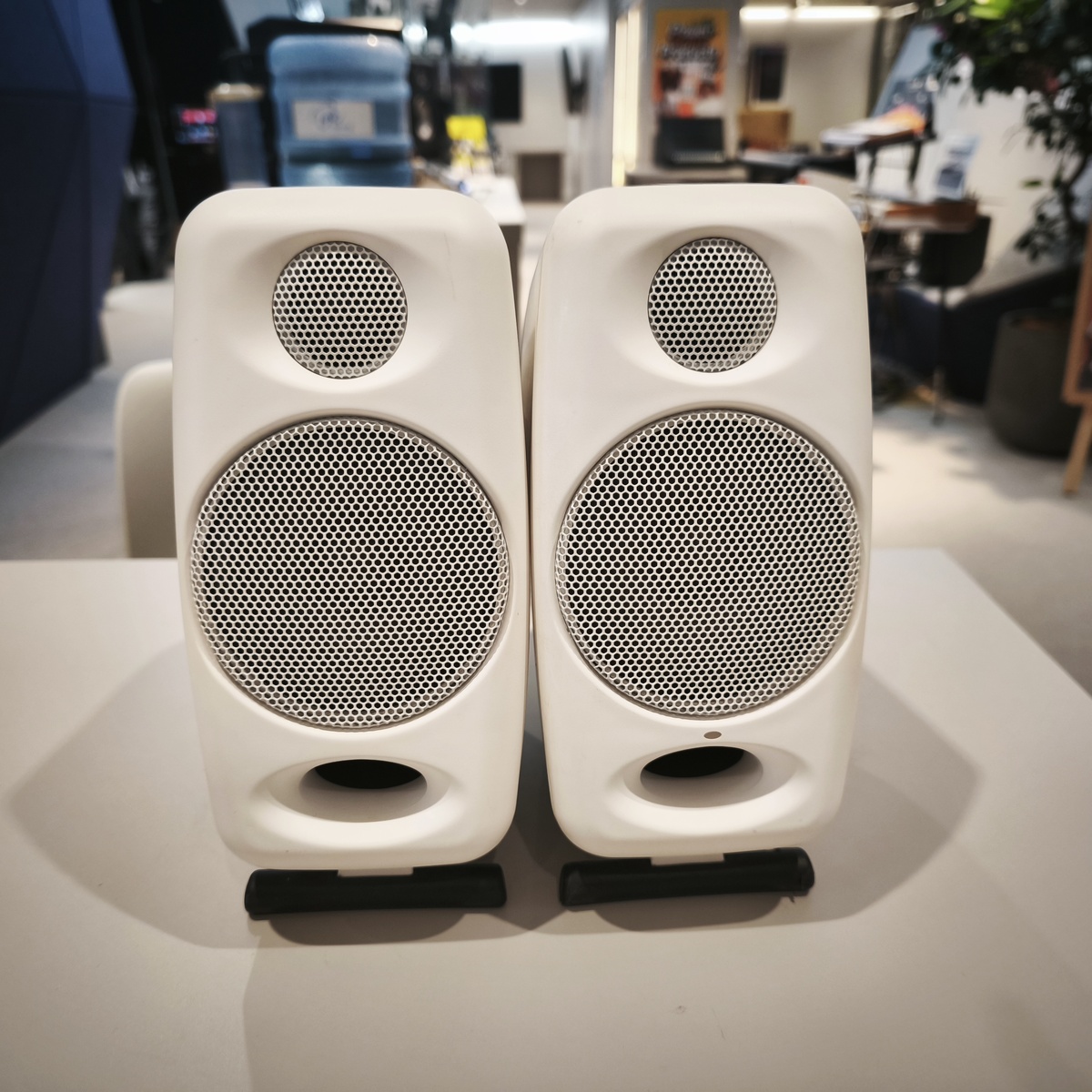 iLoud Micro Monitor White Special Edition