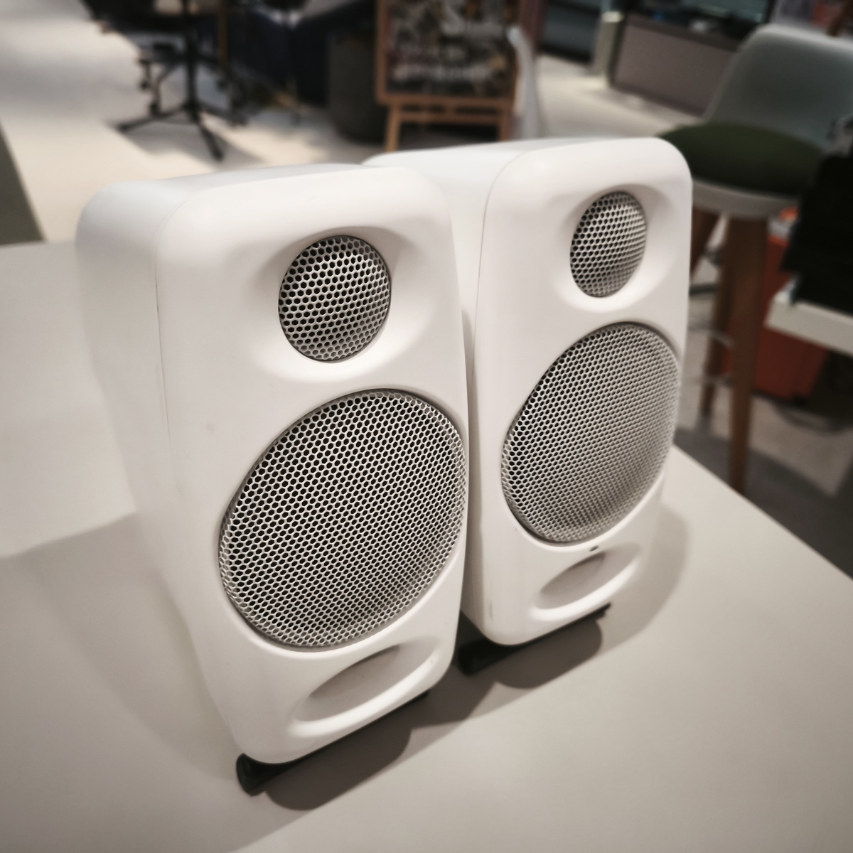 iLoud Micro Monitor White Special Edition