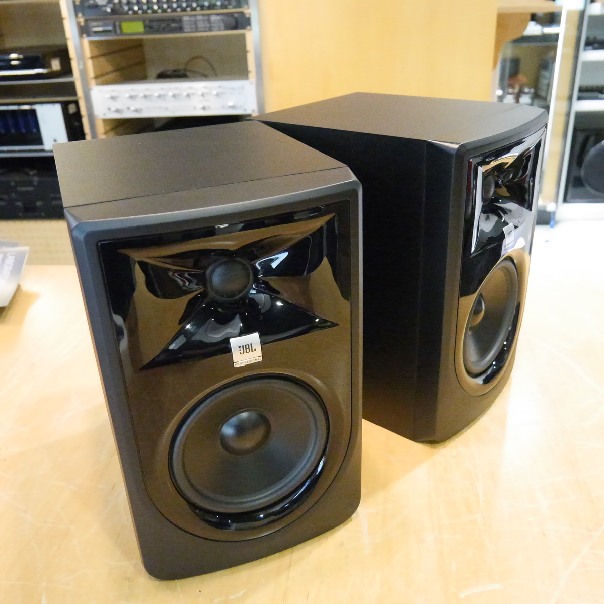 Amazon.com: JBL Professional 305PMkII 5-Inch 2-Way Powered