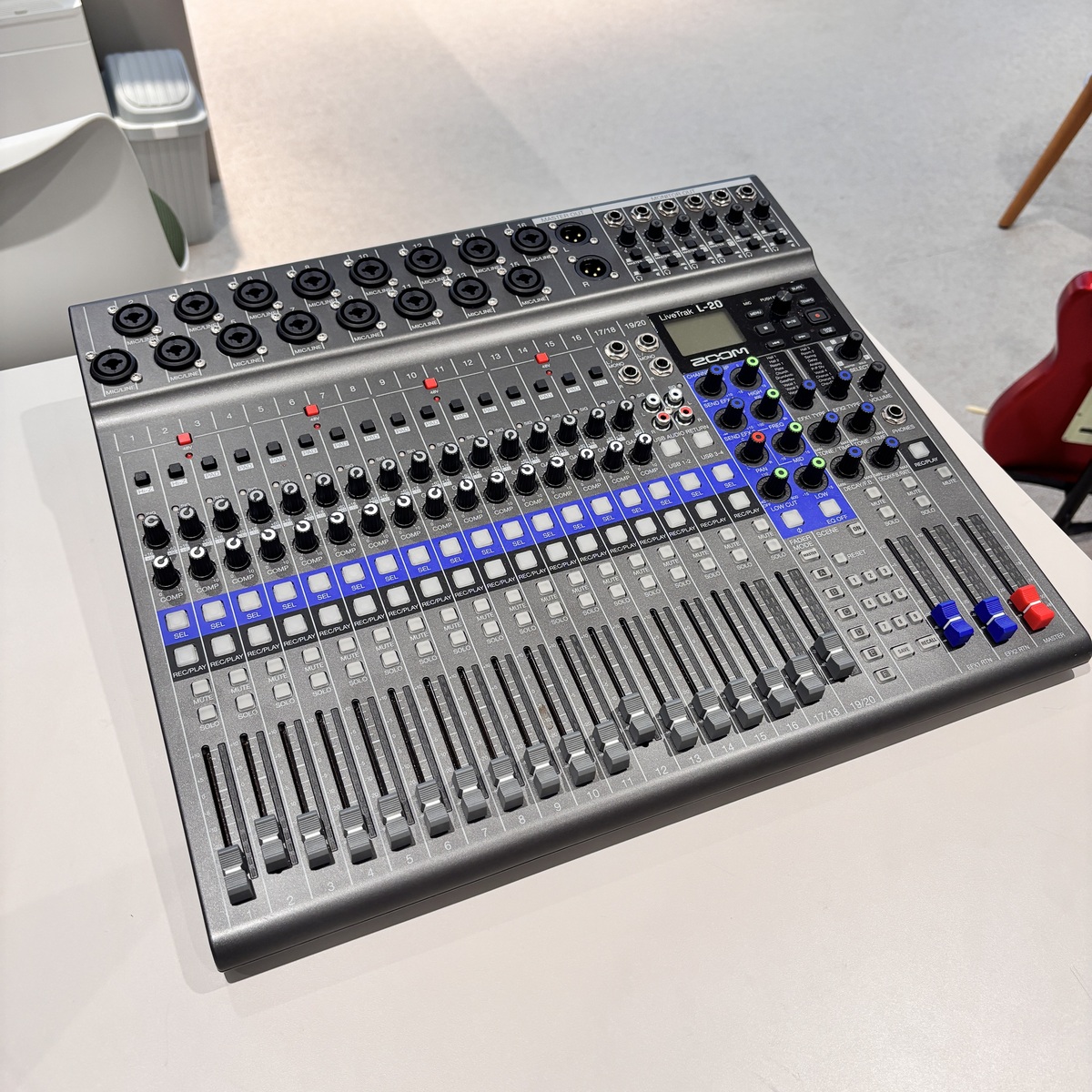 Live Track L-20