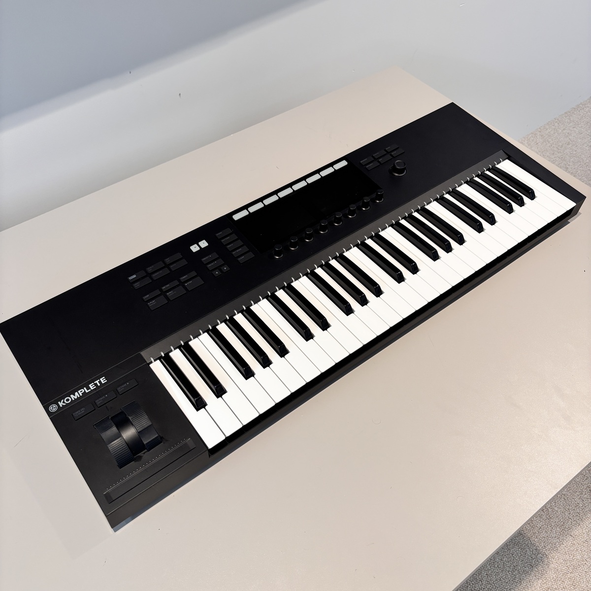 KOMPLETE KONTROL A49