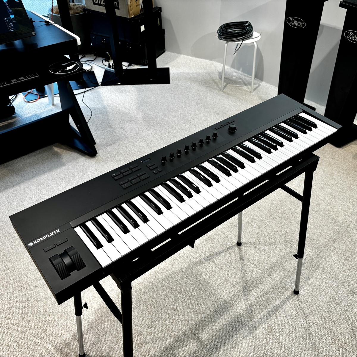 KOMPLETE KONTROL A61