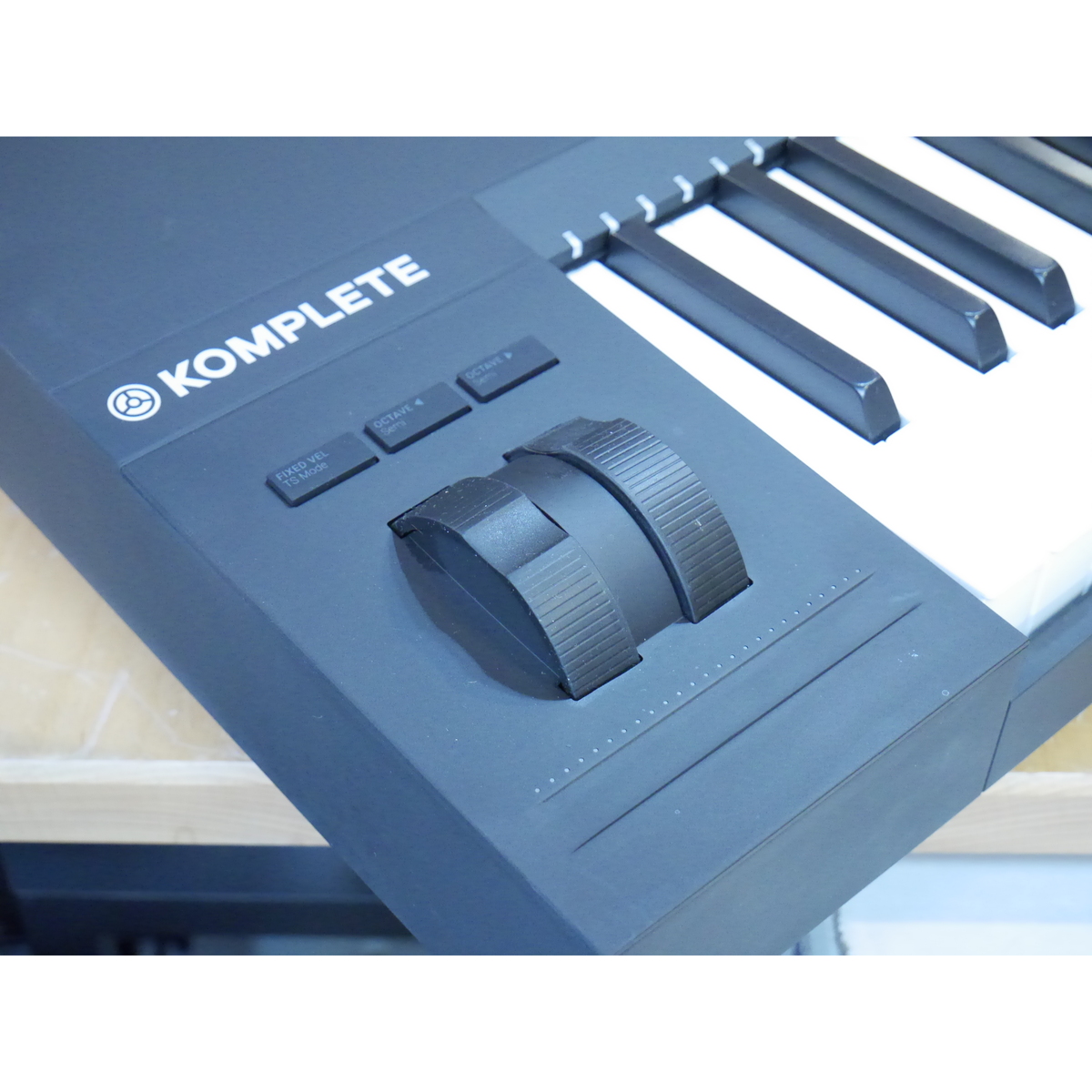 KOMPLETE KONTROL S88 MK2 | Rock oN Line eStore｜音楽制作・レコーディング専門店