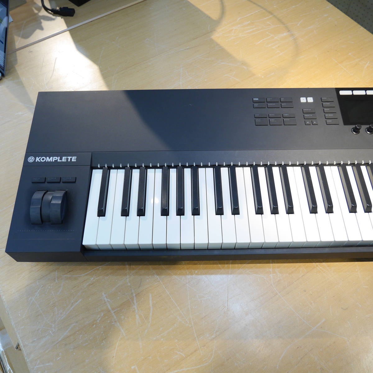 KOMPLETE KONTROL S88 MK2