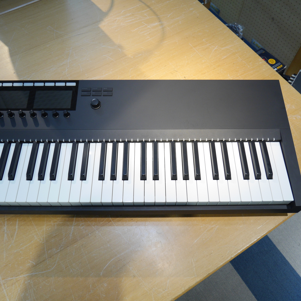 KOMPLETE KONTROL S88 MK2