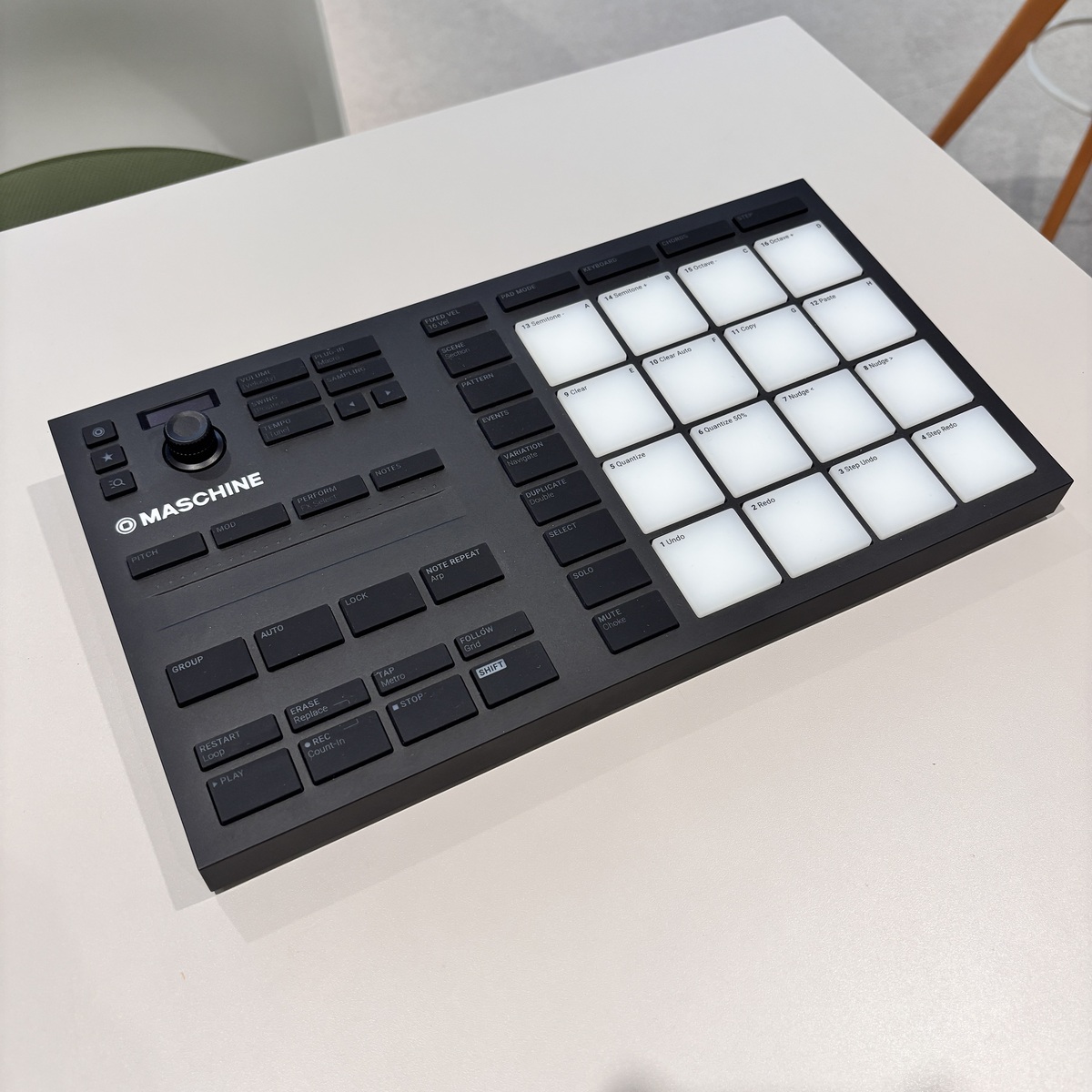 MASCHINE MIKRO MK3