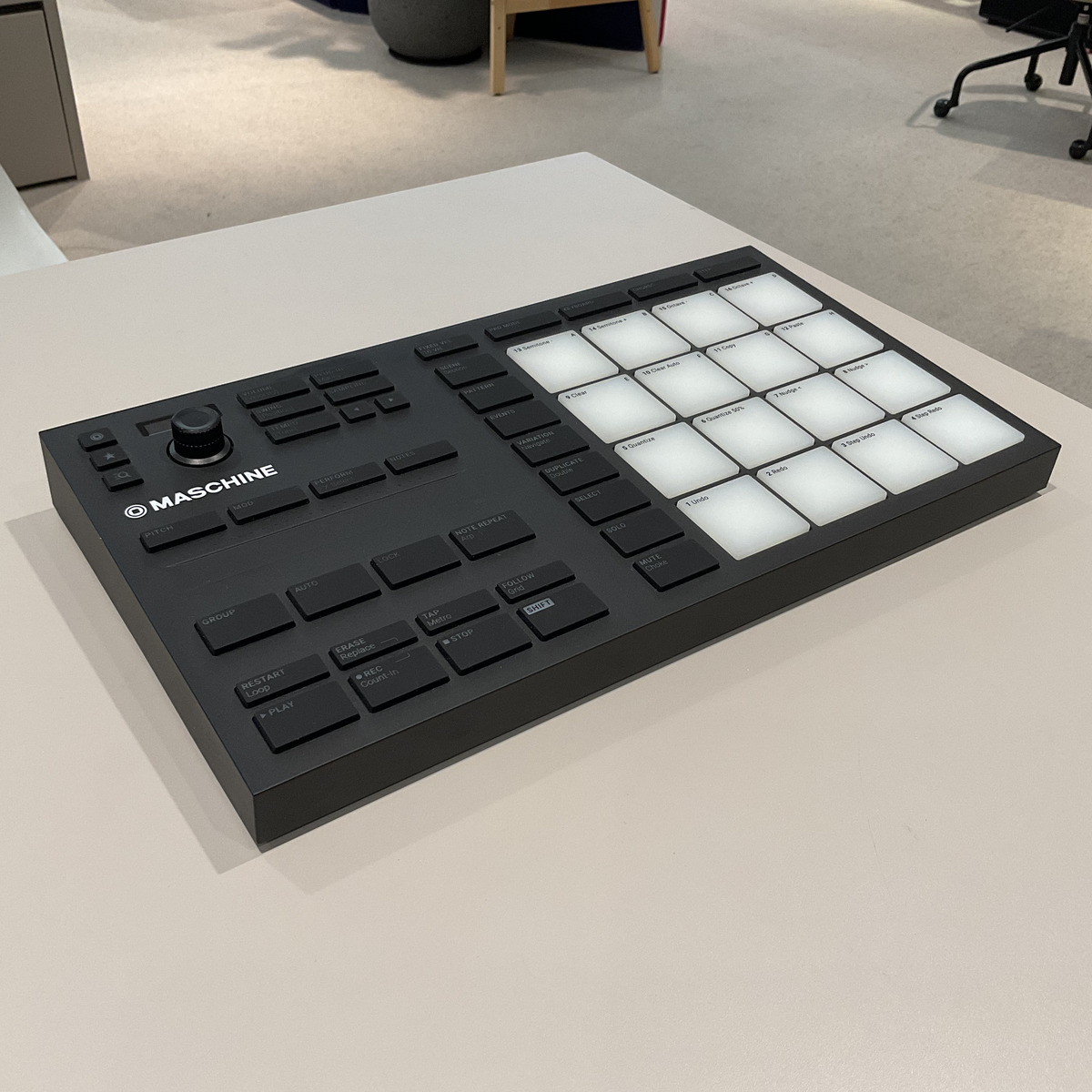 MASCHINE MIKRO MK3