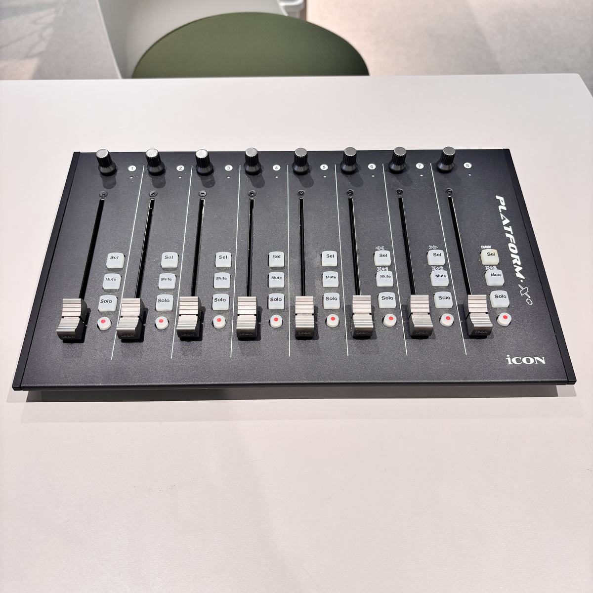 PLATFORM X+ / D2