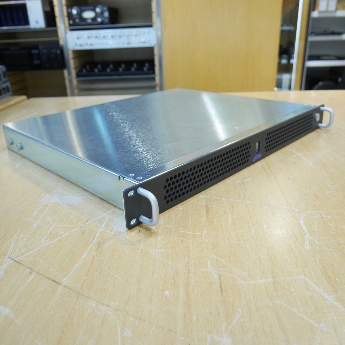 HDX THUNDERBOLT 3 CHASSIS,RACK
