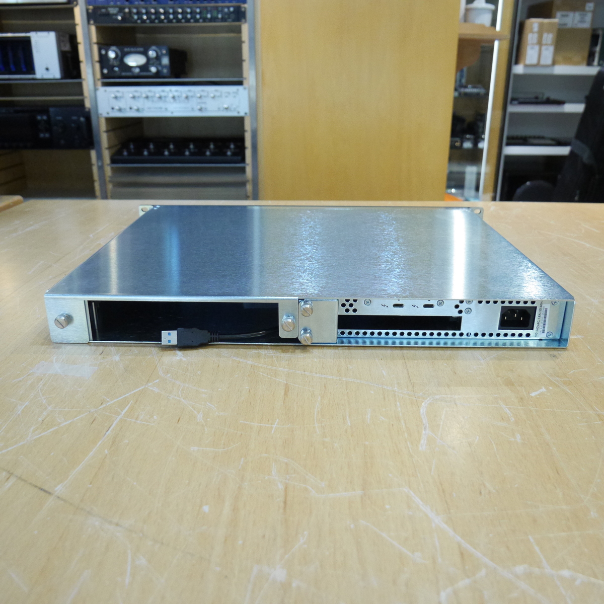HDX THUNDERBOLT 3 CHASSIS,RACK