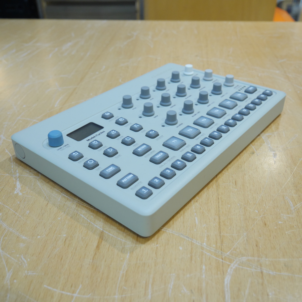 Elektron Model Cycles グルーヴボックス（elektron model cycles FM 