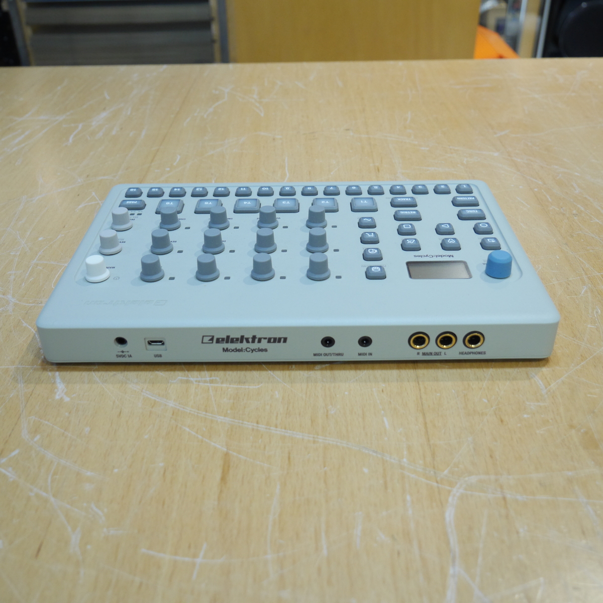 Elektron Model Cycles シーケンサー 動作品（ELEKTRON Model:Cycles 