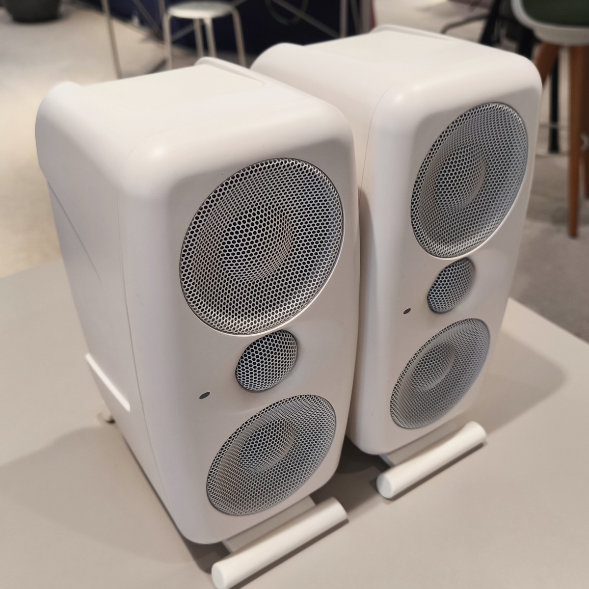 iLoud MTM White （Pair）