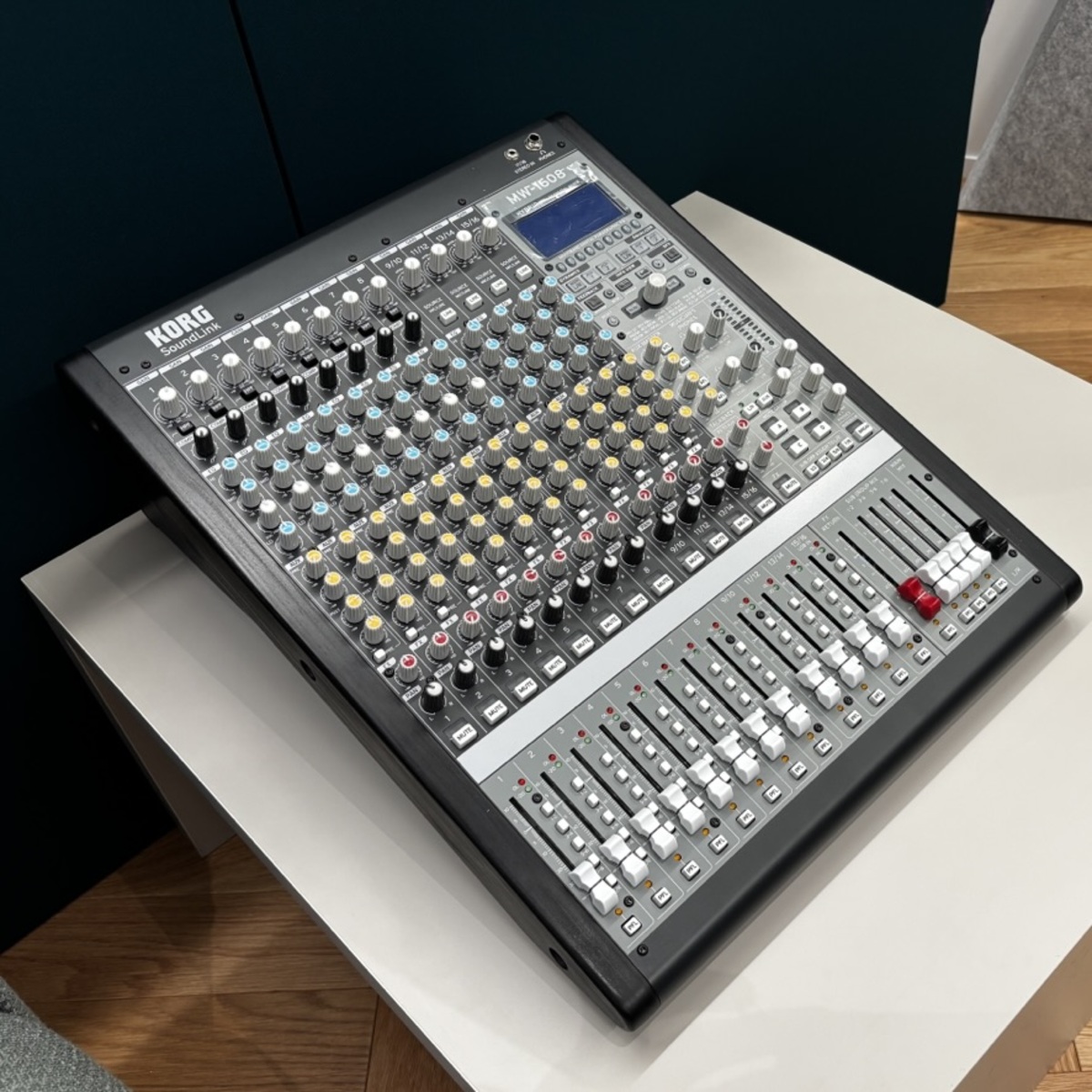 KORG ( コルグ ) MW-1608 ハイブリッドアナログ/デジタルミキサー