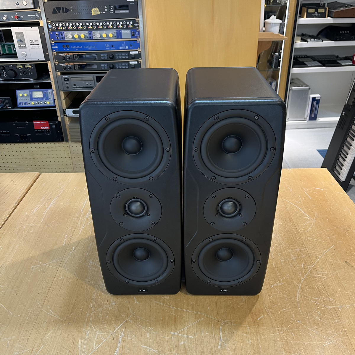 iLoud Precision MTM（Pair）店頭展示機