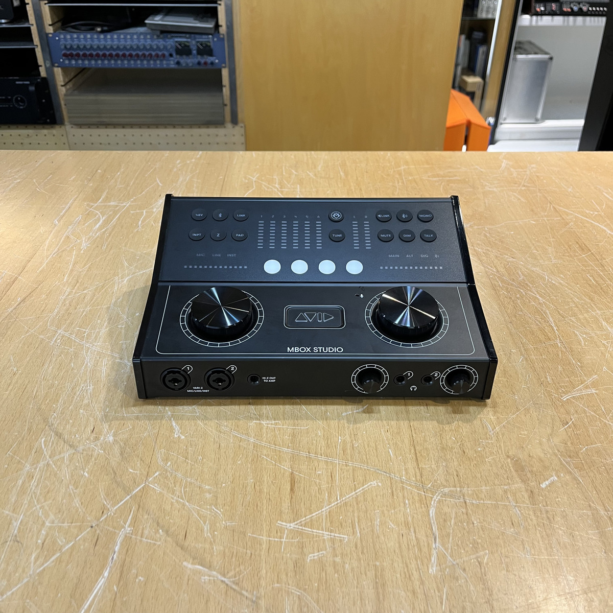 MBOX Studio 店頭展示機