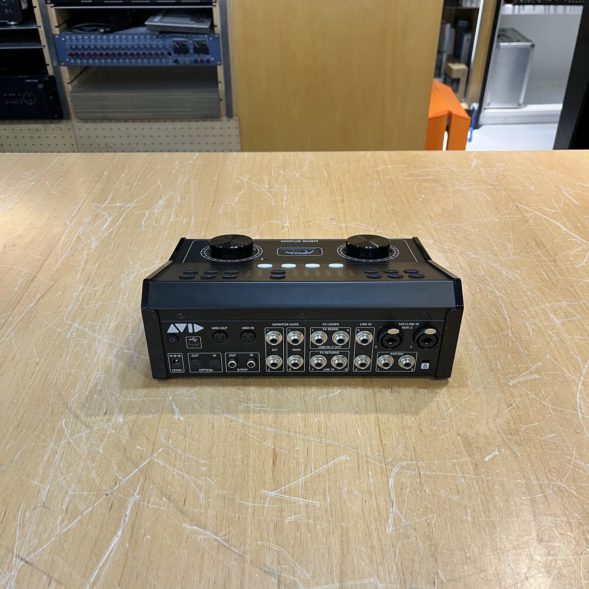 MBOX Studio 店頭展示機