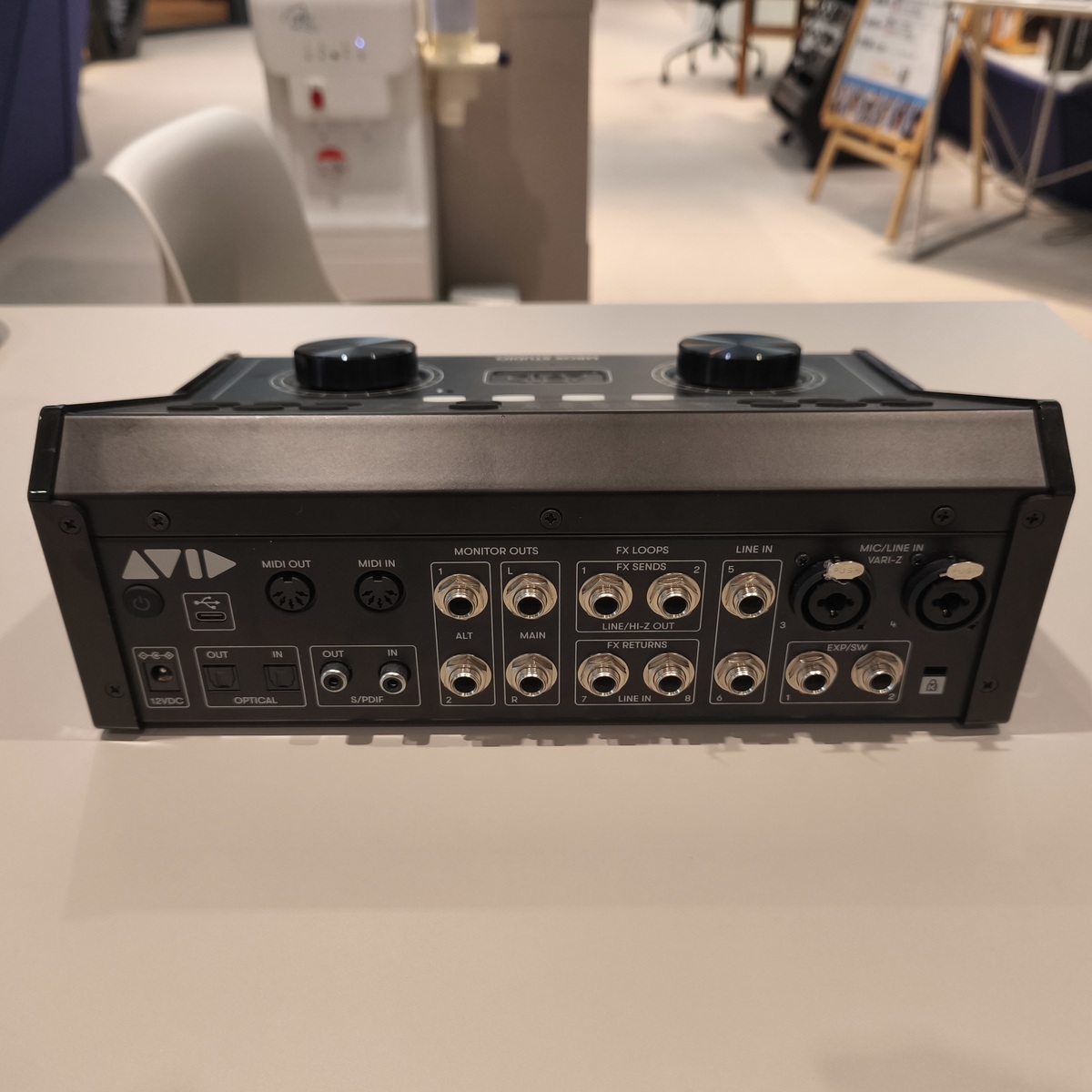 MBOX Studio 店頭展示機