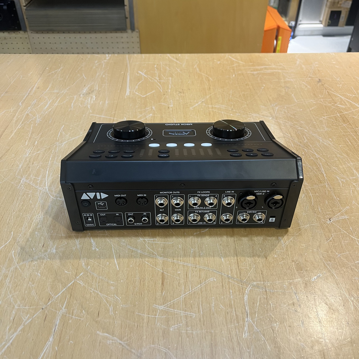 MBOX Studio 店頭展示機