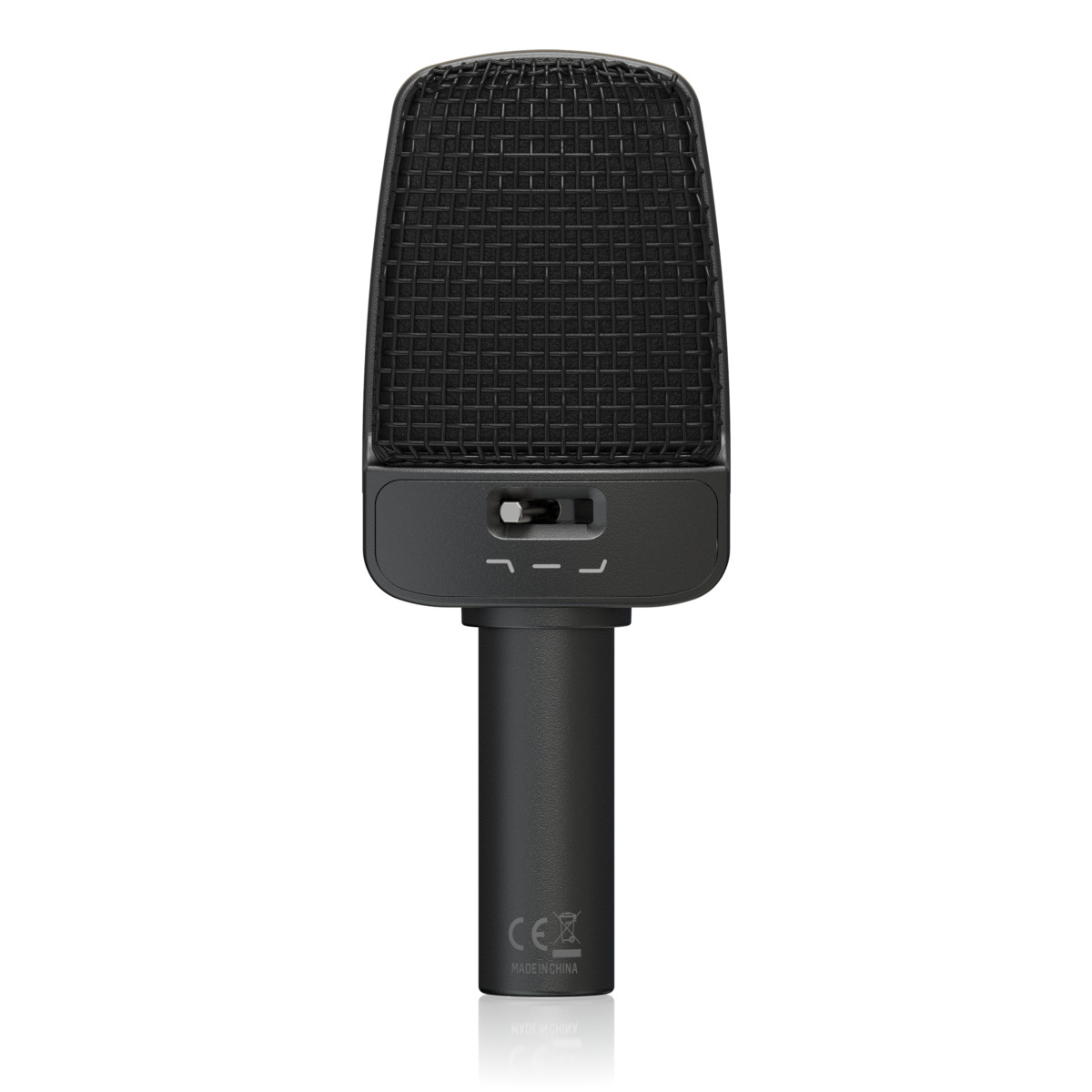 B 906