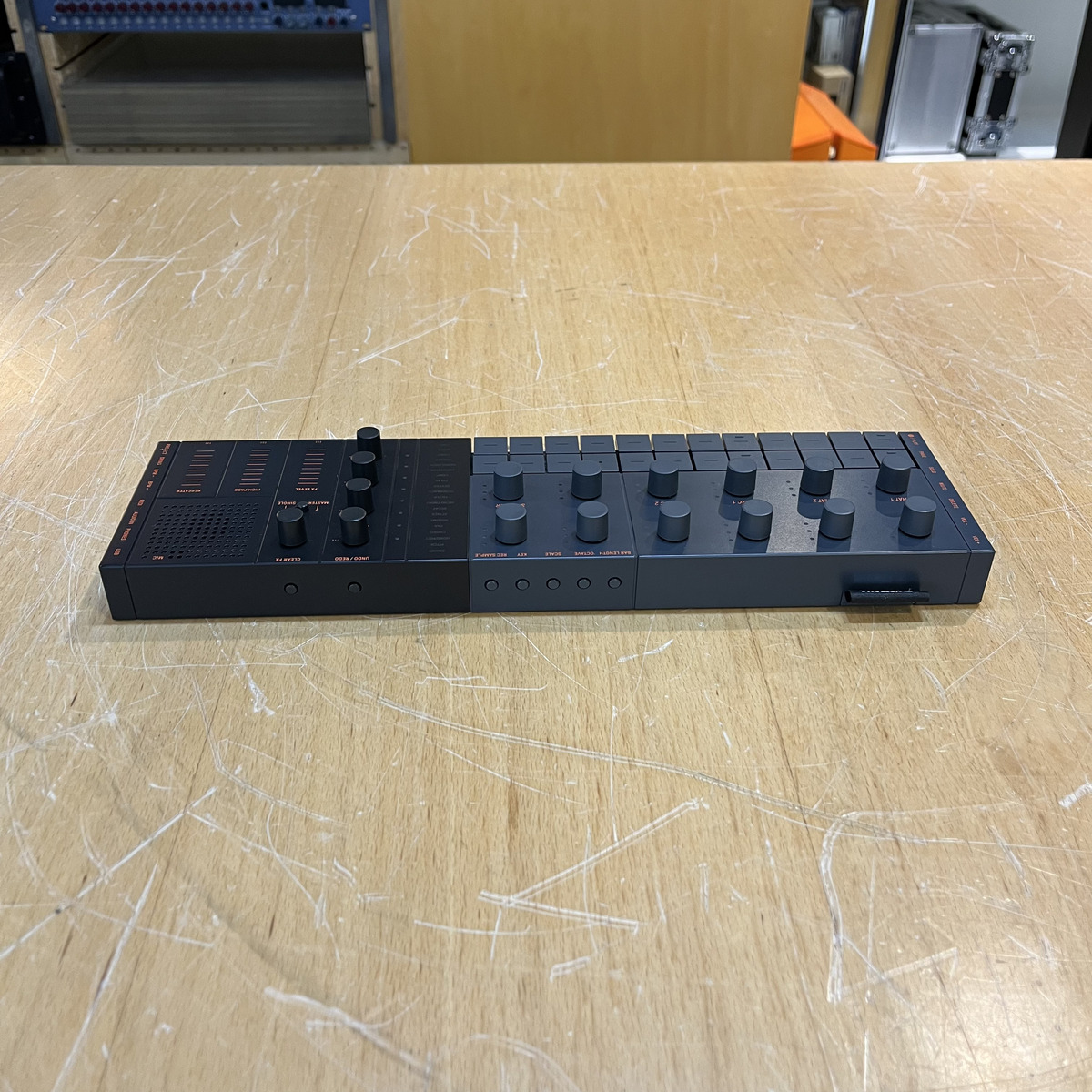 SEQTRAK BLACK 店頭展示機