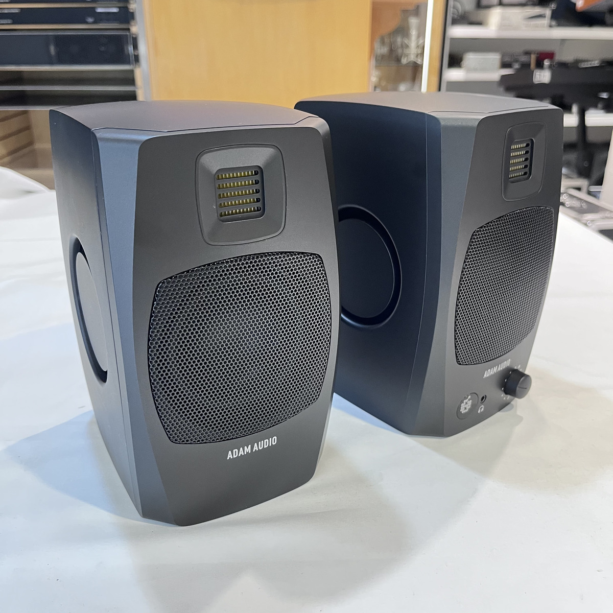 D3V Black